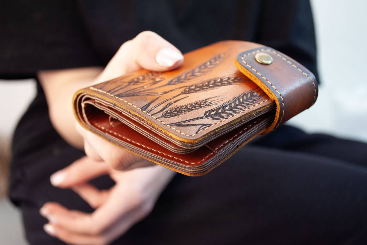 Women's Leather Wallet with Wheat Embossing (Rusty-Brown)