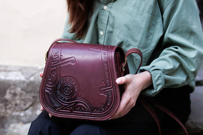 Italian Leather Bag – “Flow of Time” in Burgundy