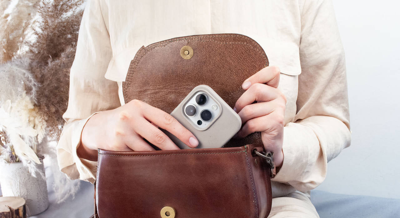 Handcrafted "Leaf" Shoulder Bag with Hand-Painted Italian Leather - Chestnut Brown