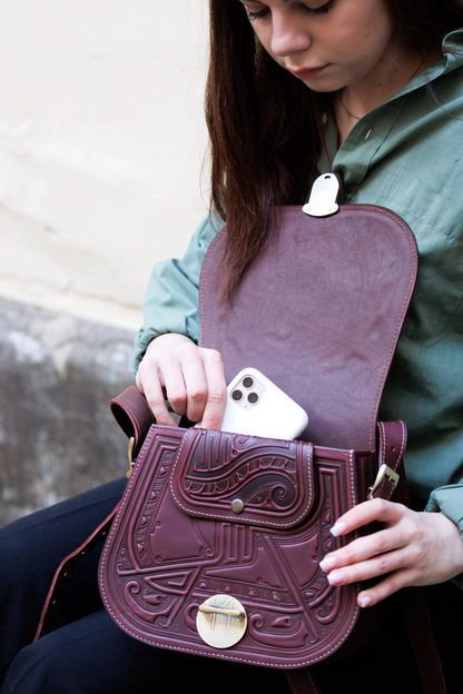 Italian Leather Bag – “Flow of Time” in Burgundy