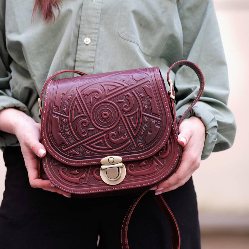 Italian Leather Bag – “Flow of Time” in Burgundy