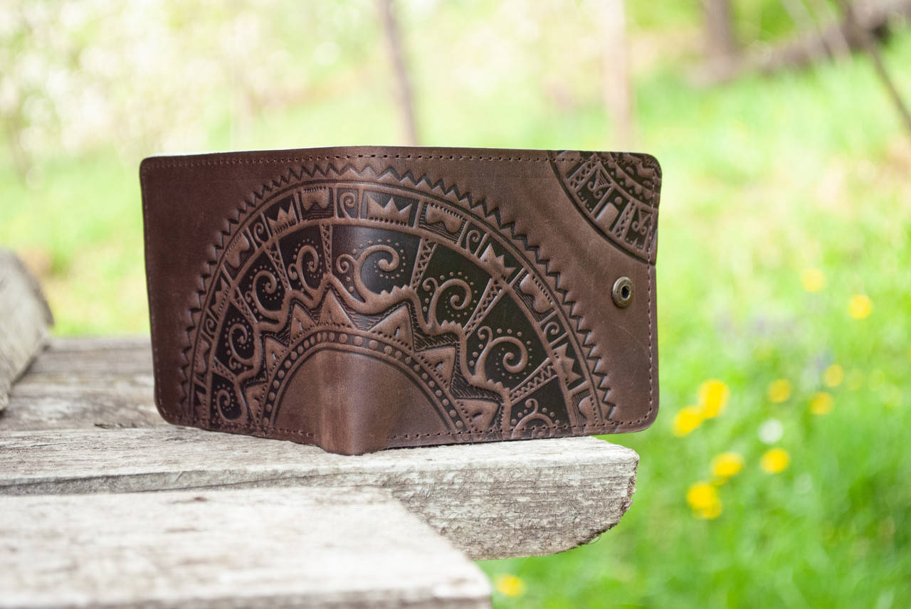 Brown Men's Leather Wallet with "Milky Way" Embossed Design