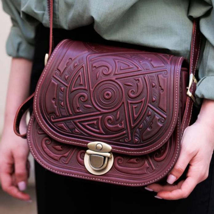 Italian Leather Bag – “Flow of Time” in Burgundy