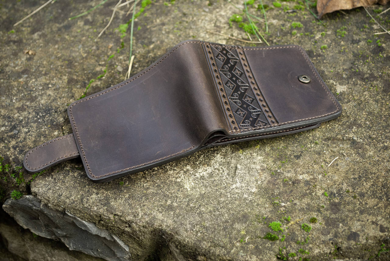 Brown Men's Leather Wallet with Embossed Embroidery Design